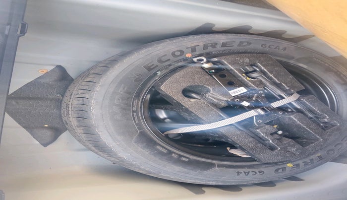 2022 Skoda SLAVIA STYLE 1.0L TSI AT, Petrol, Automatic, 37,329 km, tyre