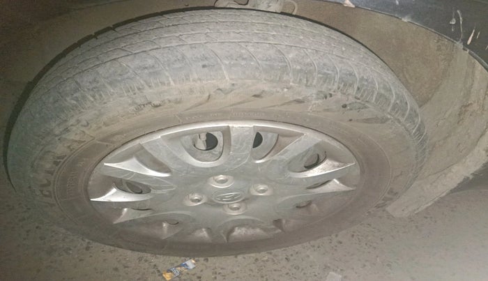 2011 Hyundai i20 MAGNA 1.2, Petrol, Manual, 1,20,559 km, tyre