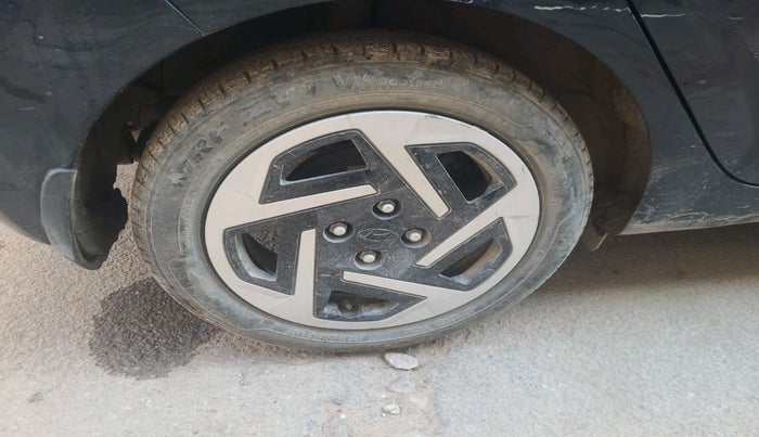 2024 Hyundai GRAND I10 NIOS SPORTZ 1.2 KAPPA VTVT, Petrol, Manual, 27,341 km, tyre