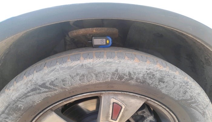 2014 Mahindra XUV500 W8, Diesel, Manual, 86,813 km, tyre