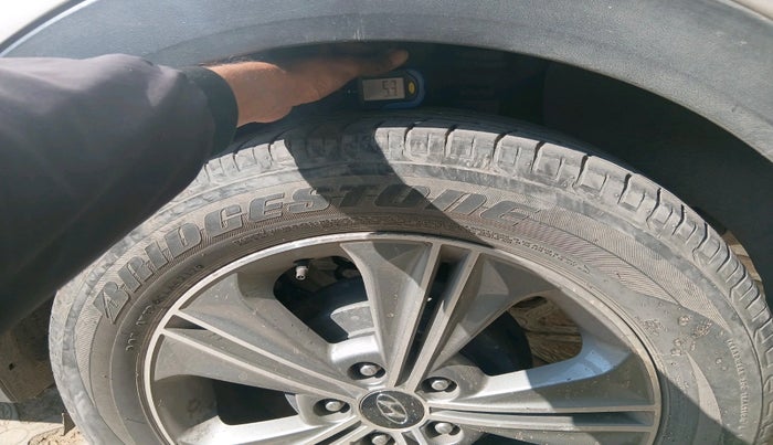 2017 Hyundai Creta SX PLUS AT 1.6 PETROL, Petrol, Automatic, 60,423 km, tyre