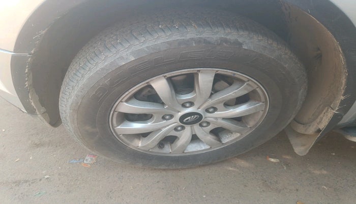 2016 Mahindra XUV500 W10, Diesel, Manual, 2,60,890 km, tyre