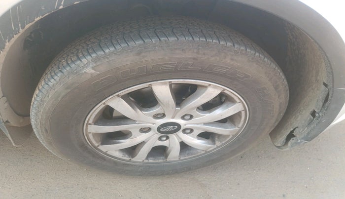 2016 Mahindra XUV500 W10, Diesel, Manual, 2,60,890 km, tyre