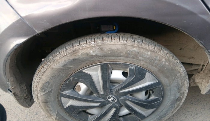 2018 Tata Tiago XM DIESEL, Diesel, Manual, 90,231 km, tyre