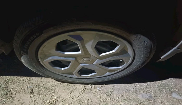 2025 Maruti BREZZA VXI AT SMART HYBRID, Petrol, Automatic, 16,460 km, tyre