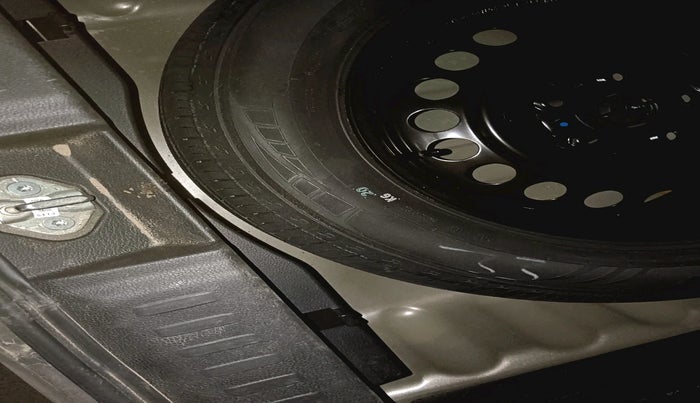 2025 Maruti BREZZA VXI AT SMART HYBRID, Petrol, Automatic, 16,460 km, tyre