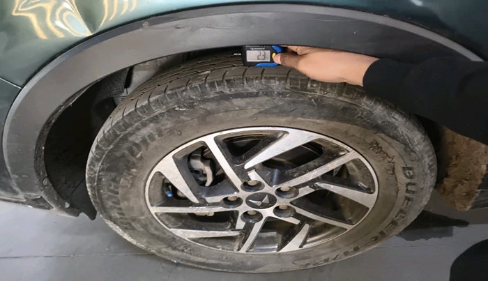 2023 Mahindra XUV300 W8 (O) 1.2 PETROL AMT, Petrol, Automatic, 30,340 km, tyre