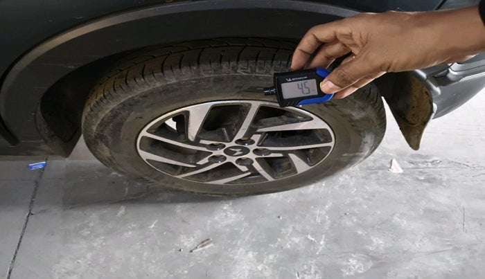 2023 Mahindra XUV300 W8 (O) 1.2 PETROL AMT, Petrol, Automatic, 30,340 km, tyre