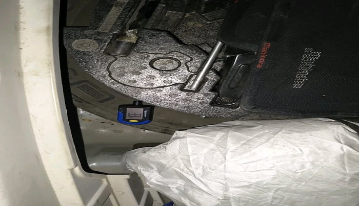 2023 Mahindra XUV300 W8 (O) 1.2 PETROL AMT, Petrol, Automatic, 30,340 km, tyre