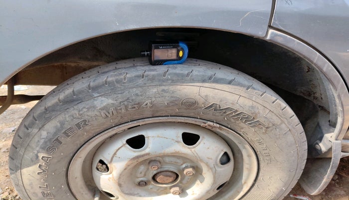 2011 Maruti Eeco 5 STR WITH A/C+HTR CNG, Petrol, Manual, 1,32,453 km, tyre