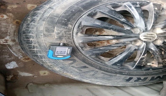 2015 Maruti Ciaz VDI +, Diesel, Manual, 1,19,618 km, tyre