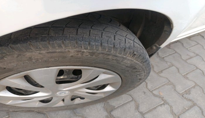 2011 Hyundai i20 MAGNA 1.2, Petrol, Manual, 1,14,545 km, tyre