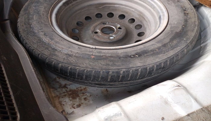 2011 Hyundai i20 MAGNA 1.2, Petrol, Manual, 1,14,545 km, tyre