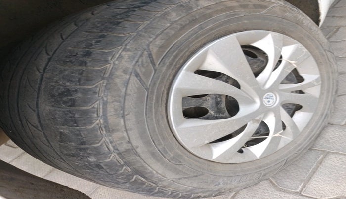 2011 Hyundai i20 MAGNA 1.2, Petrol, Manual, 1,14,545 km, tyre