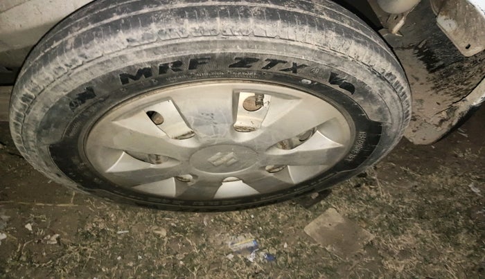 2013 Maruti Wagon R 1.0 LXI, Petrol, Manual, 77,241 km, tyre