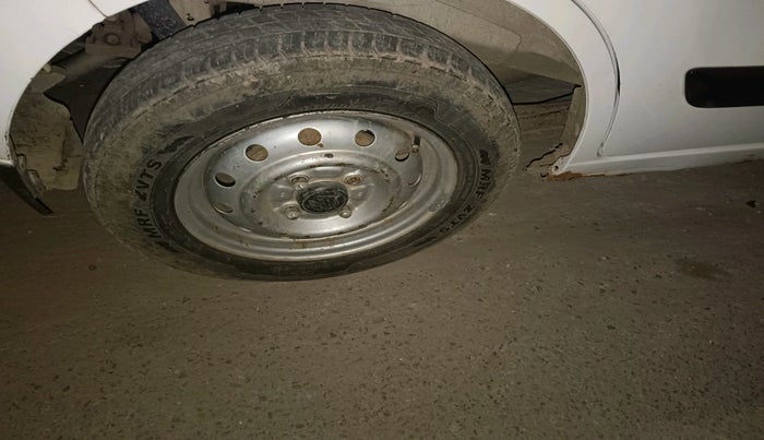 2013 Maruti Wagon R 1.0 LXI, Petrol, Manual, 77,241 km, tyre