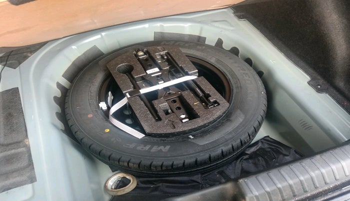 2025 Volkswagen VIRTUS COMFORTLINE TSI 1.0 MT, Petrol, Manual, 10,165 km, tyre