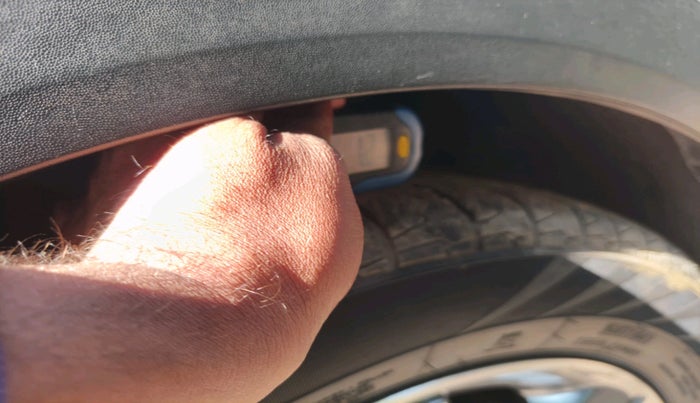 2018 Hyundai Creta SX (O) 1.6 PETROL, Petrol, Manual, 1,00,765 km, tyre