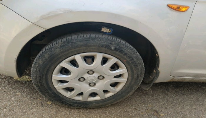 2011 Hyundai i20 MAGNA (O) 1.2, Petrol, Manual, 38,431 km, tyre