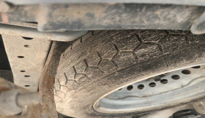 2023 Mahindra XUV700 AX 5 P MT 7 STR, Petrol, Manual, 24,158 km, tyre