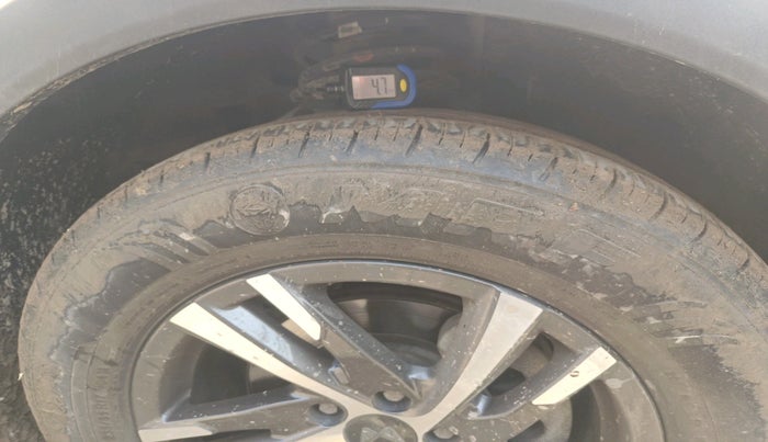 2023 Mahindra XUV700 AX 5 P MT 7 STR, Petrol, Manual, 24,158 km, tyre