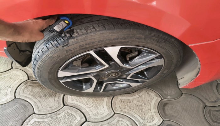 2020 Tata Tiago XZ PLUS PETROL, Petrol, Manual, 30,951 km, tyre