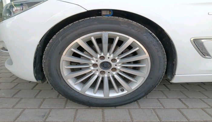 2015 BMW 3 Series 320D GT LUXURY LINE, Diesel, Automatic, 1,21,746 km, tyre