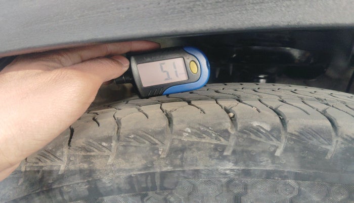 2021 Hyundai ALCAZAR PRESTIGE(O) 1.5 AT 7STR, Diesel, Automatic, 1,36,654 km, tyre