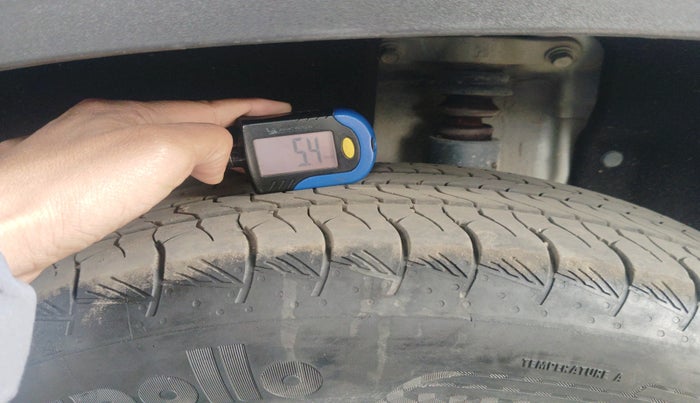 2021 Hyundai ALCAZAR PRESTIGE(O) 1.5 AT 7STR, Diesel, Automatic, 1,36,654 km, tyre