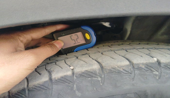 2021 Hyundai ALCAZAR PRESTIGE(O) 1.5 AT 7STR, Diesel, Automatic, 1,36,654 km, tyre