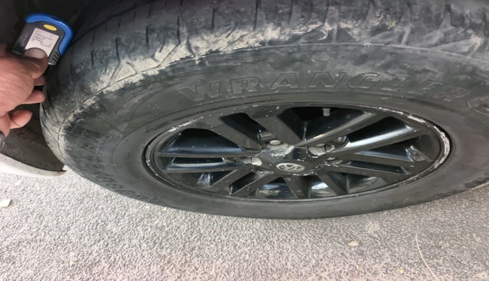 2014 Toyota Fortuner 3.0 4X4 MT, Diesel, Manual, 3,29,982 km, tyre