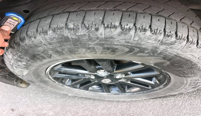 2014 Toyota Fortuner 3.0 4X4 MT, Diesel, Manual, 3,29,982 km, tyre