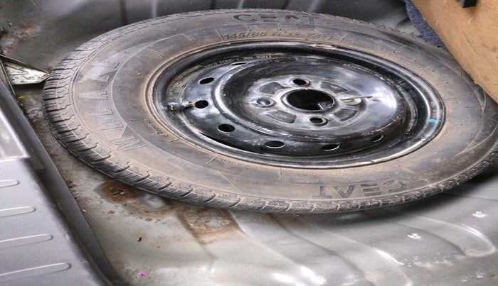 2017 Maruti Alto 800 VXI, Petrol, Manual, 19,480 km, tyre