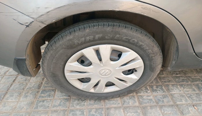 2012 Maruti Swift Dzire VXI, Petrol, Manual, 2,14,412 km, tyre
