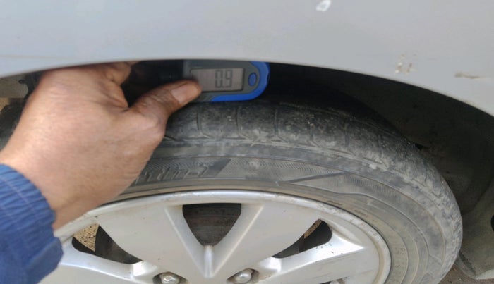 2015 Hyundai Xcent S (O) 1.2, Petrol, Manual, 1,43,952 km, tyre