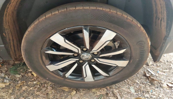 2019 MG HECTOR SHARP 1.5 DCT PETROL, Petrol, Automatic, 35,814 km, tyre