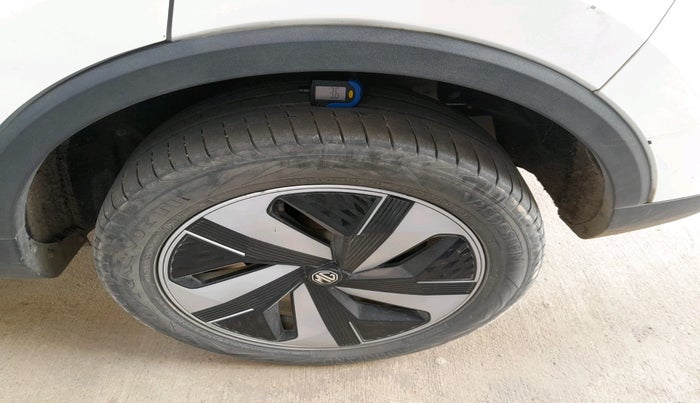 2022 MG ZS EV EXCLUSIVE, Electric, Automatic, 85,960 km, tyre