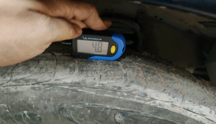 2022 Toyota Innova Crysta 2.4 VX 8 STR, Diesel, Manual, 67,254 km, tyre