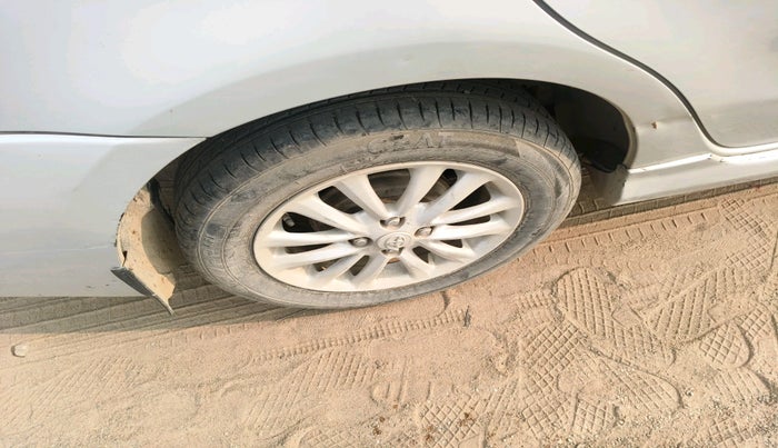 2011 Toyota Etios V, Petrol, Manual, 49,606 km, tyre