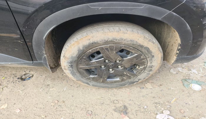 2023 Hyundai VENUE S(O) 1.2, Petrol, Manual, 66,550 km, tyre