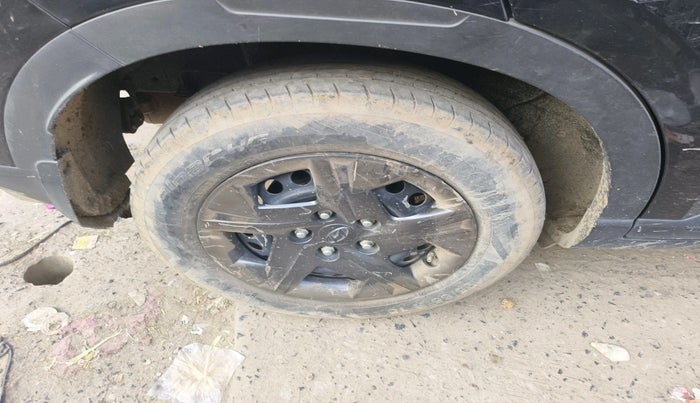 2023 Hyundai VENUE S(O) 1.2, Petrol, Manual, 66,550 km, tyre