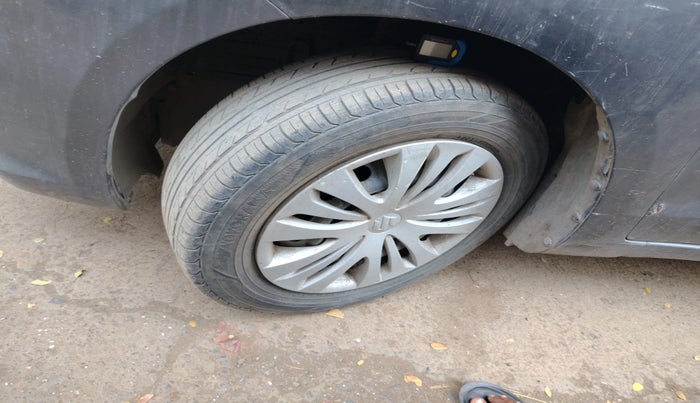 2015 Maruti Ertiga VXI CNG, Petrol, Manual, 1,71,644 km, tyre