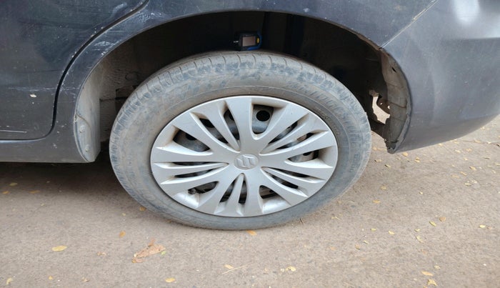 2015 Maruti Ertiga VXI CNG, Petrol, Manual, 1,71,644 km, tyre