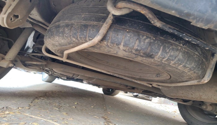 2015 Maruti Ertiga VXI CNG, Petrol, Manual, 1,71,644 km, tyre