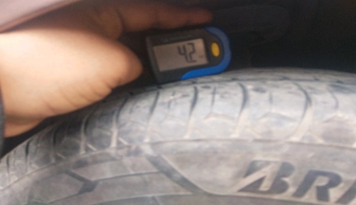 2021 Hyundai AURA S 1.2 CNG, Petrol, Manual, 1,21,358 km, tyre