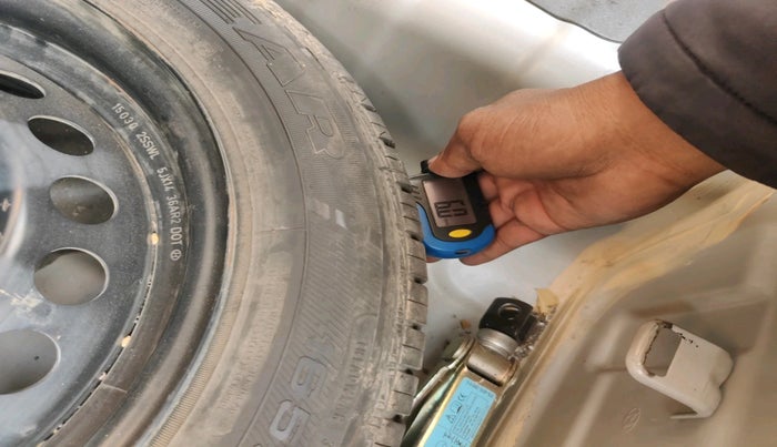 2015 Hyundai Xcent S 1.2, CNG, Manual, 50,371 km, tyre