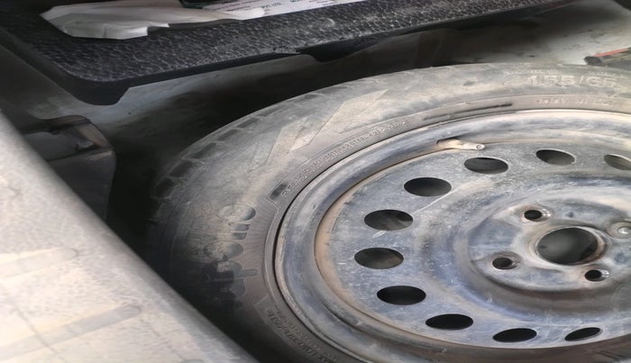 2014 Maruti Wagon R 1.0 VXI, Petrol, Manual, 1,08,774 km, tyre