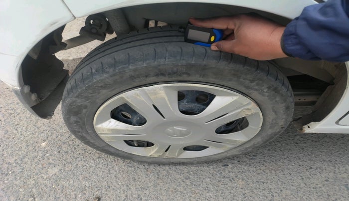 2014 Maruti Wagon R 1.0 VXI, Petrol, Manual, 1,08,774 km, tyre