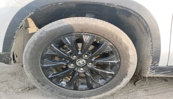 2021 Toyota URBAN CRUISER HIGH GRADE AT, Petrol, Automatic, 1,83,769 km, tyre