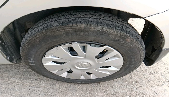 2011 Maruti Swift VDI, Diesel, Manual, 1,91,299 km, tyre